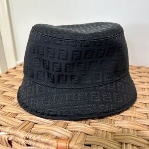 Fendi logo bucket hat
